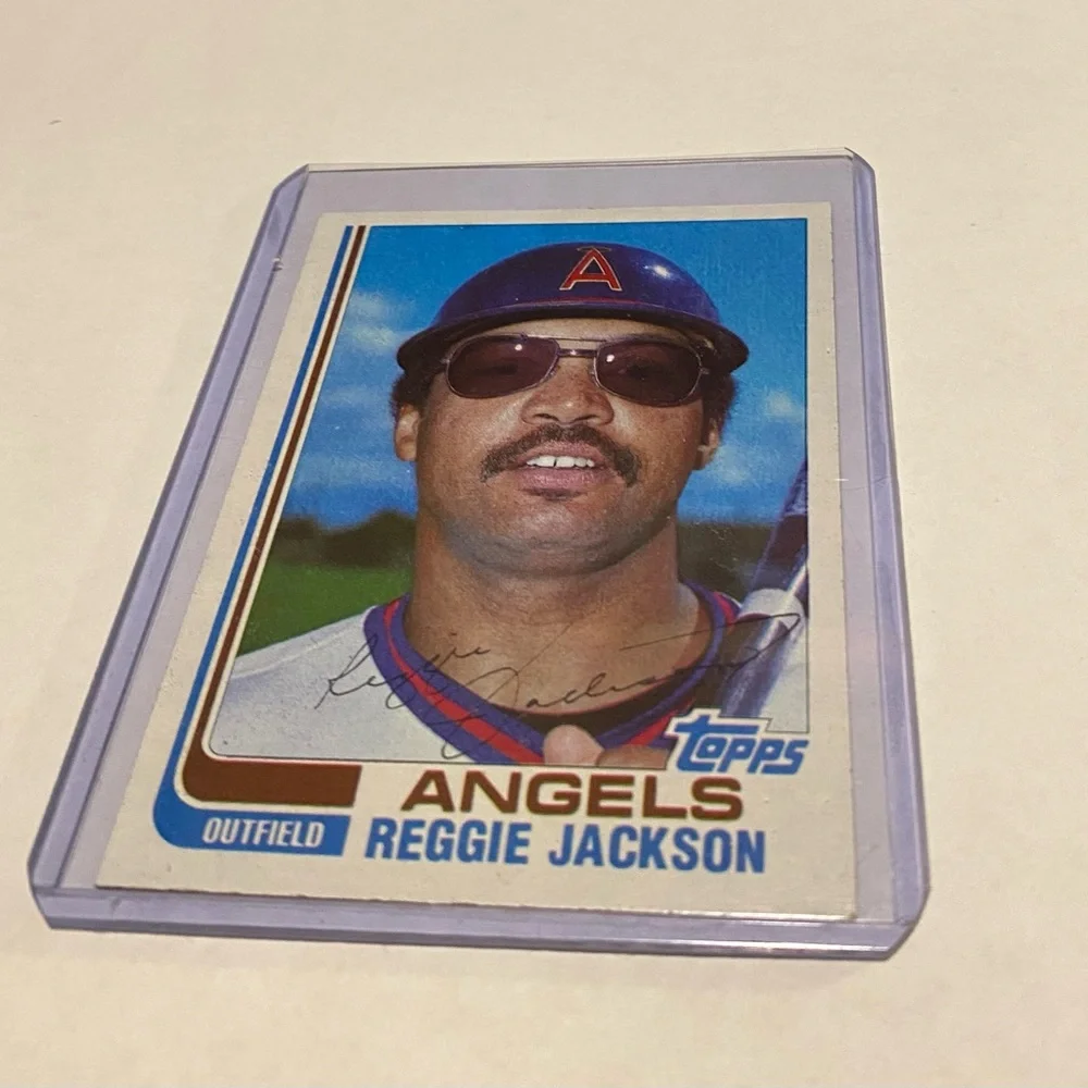 Reggie Jackson 1982 Topps Traded Set Baseball card Vintage Collectible